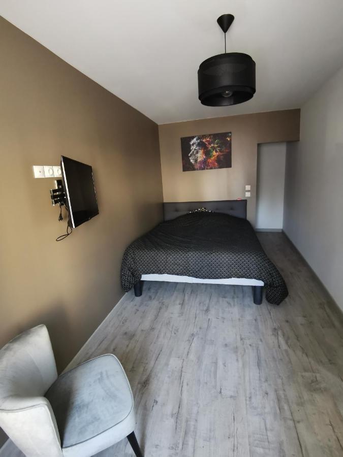 Superbe Appartement Neuf Tout Equipe, Non Fumeur Avec Place De Parking Privee Orleans Exterior photo