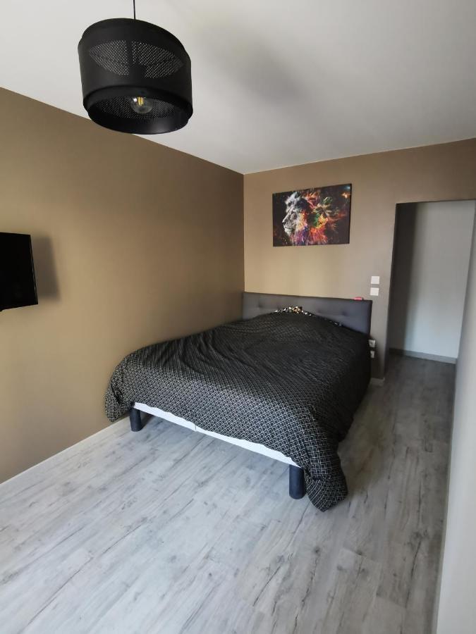 Superbe Appartement Neuf Tout Equipe, Non Fumeur Avec Place De Parking Privee Orleans Exterior photo